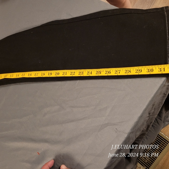 Levi Curvy Straight Jean's NWOT  Black Sz 4M W27 L32 - Picture 7 of 16